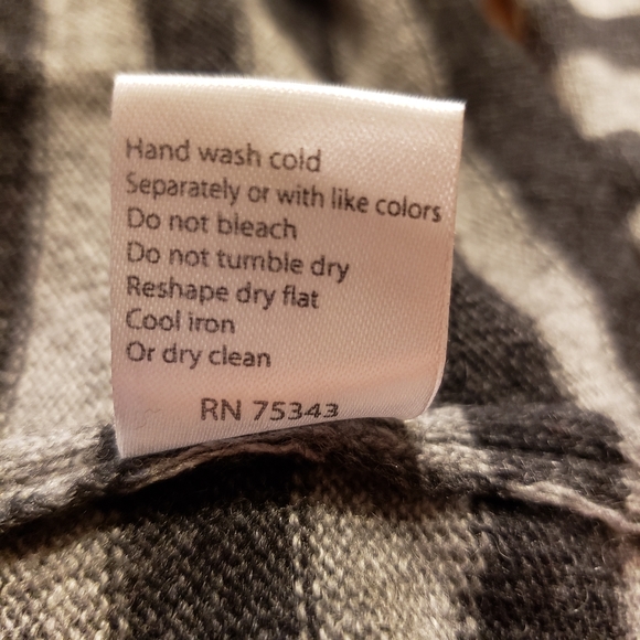 Benedetta B Sweater - Picture 9 of 9